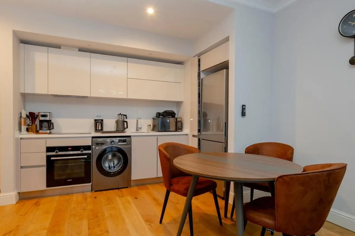 One-Bedroom Residence Apartment In Taksim Istanboel Turkije