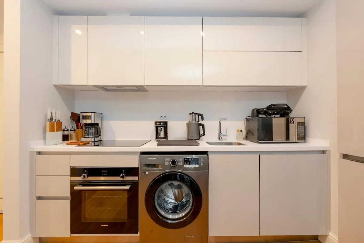 One-Bedroom Residence Apartment In Taksim Istanboel
